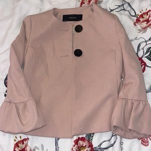 Zara women’s pink blazer with puff sleeves and big black buttons